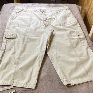 St. John’s Bay size 14 crop pants